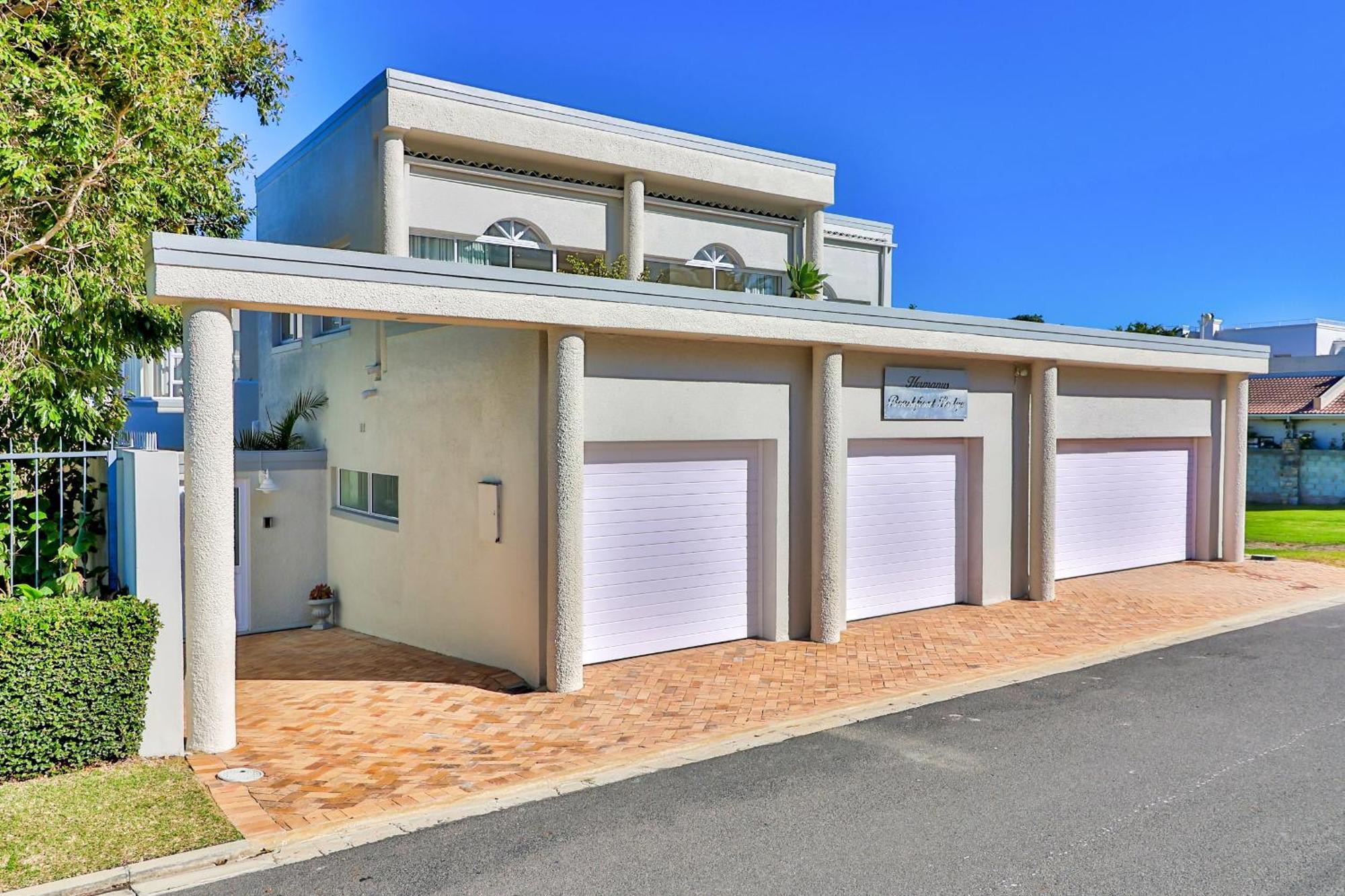 Hermanus Beachfront Lodge - Solar Power Exterior photo