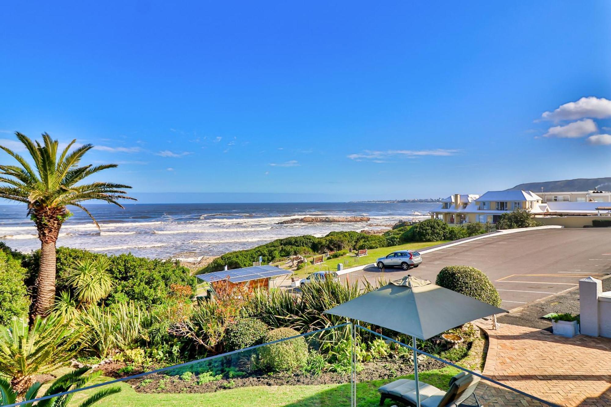 Hermanus Beachfront Lodge - Solar Power Exterior photo