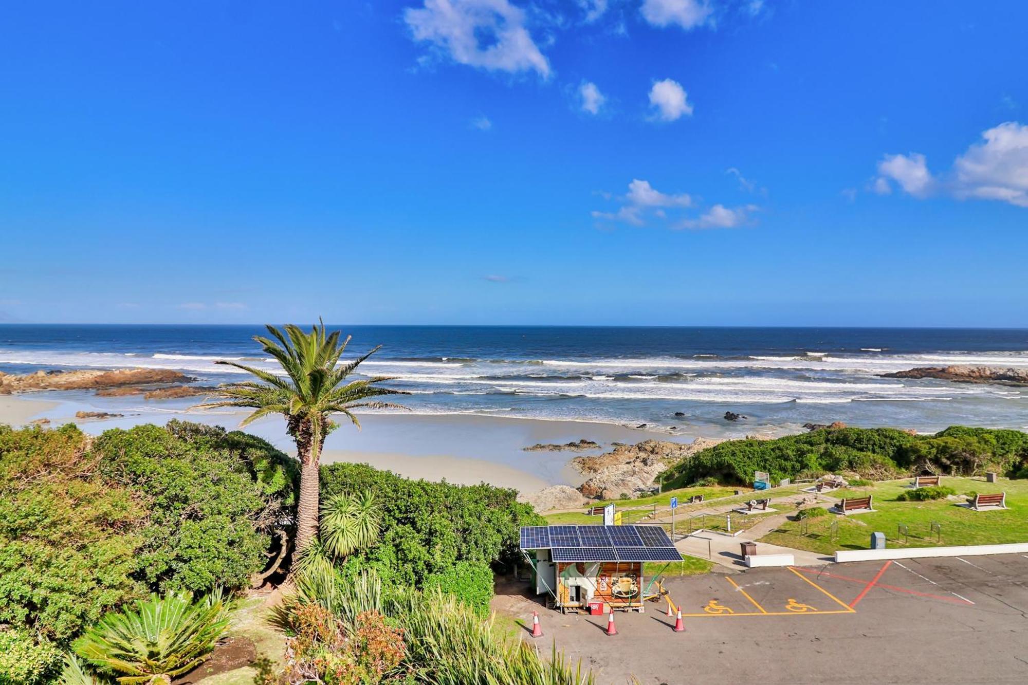 Hermanus Beachfront Lodge - Solar Power Exterior photo